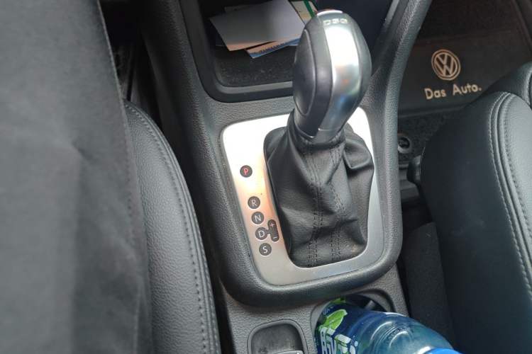 Used Volkswagen Sharan 2016 380TSI Luxury 7-Seater Gear Lever