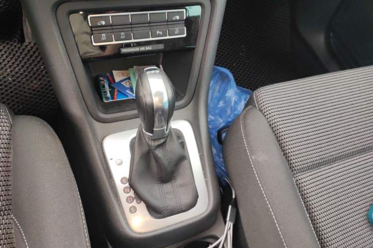 Used Volkswagen Sharan 2016 380TSI Comfort Edition 7-Seater Gear Lever