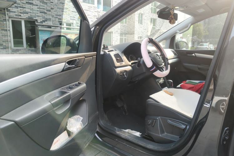 Used Volkswagen Sharan 2016 380TSI Comfort Edition 7-Seater Interior 3