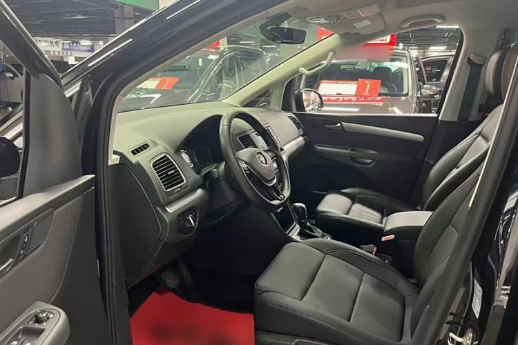 Used Volkswagen Sharan 2016 380TSI Comfort Edition 7-Seater Interior 3