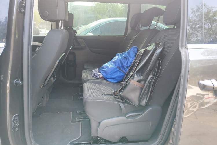 Used Volkswagen Sharan 2016 380TSI Comfort Edition 7-Seater Interior 4