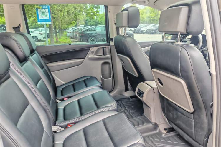Used Volkswagen Sharan 2016 380TSI Comfort Edition 7-Seater Interior 4