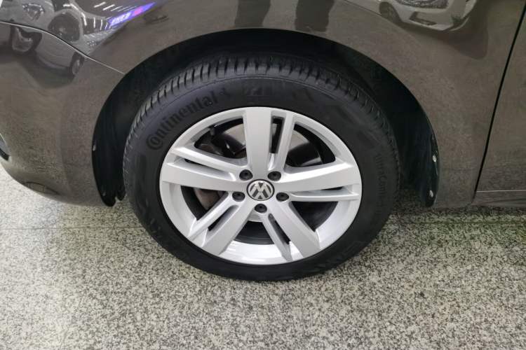 Used Volkswagen Sharan 2016 380TSI Comfort Edition 7-Seater Left Front Wheel Hub