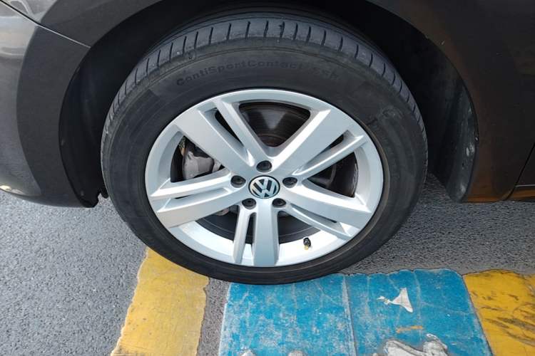Used Volkswagen Sharan 2016 380TSI Comfort Edition 7-Seater Left Front Wheel Hub