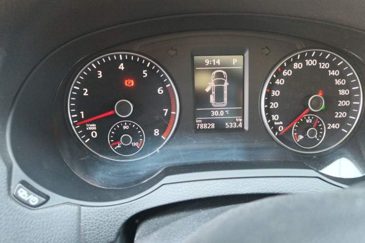 Used Volkswagen Sharan 2016 380TSI Comfort Edition 7-Seater Odometer Close Up