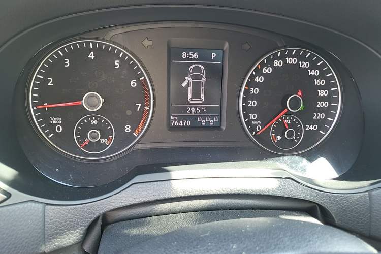 Used Volkswagen Sharan 2016 380TSI Comfort Edition 7-Seater Odometer Close Up