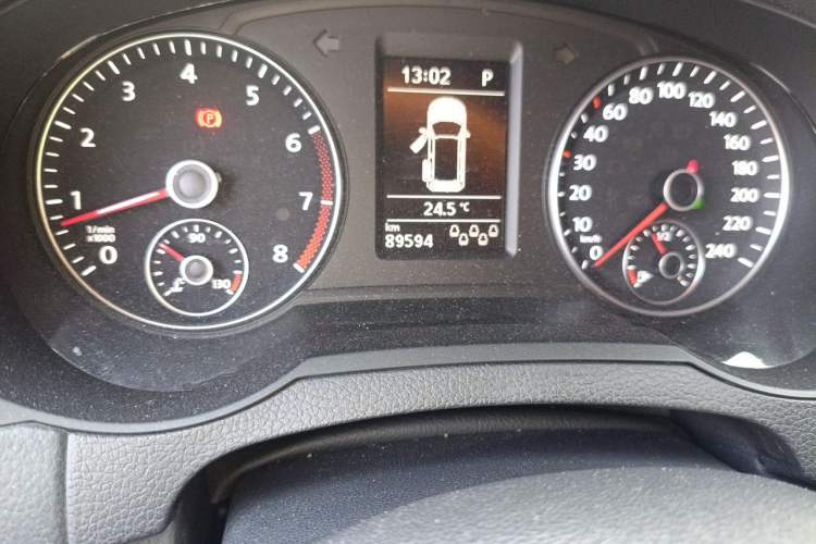 Used Volkswagen Sharan 2016 280TSI Enjoyment Model 7-Seater Odometer Close Up