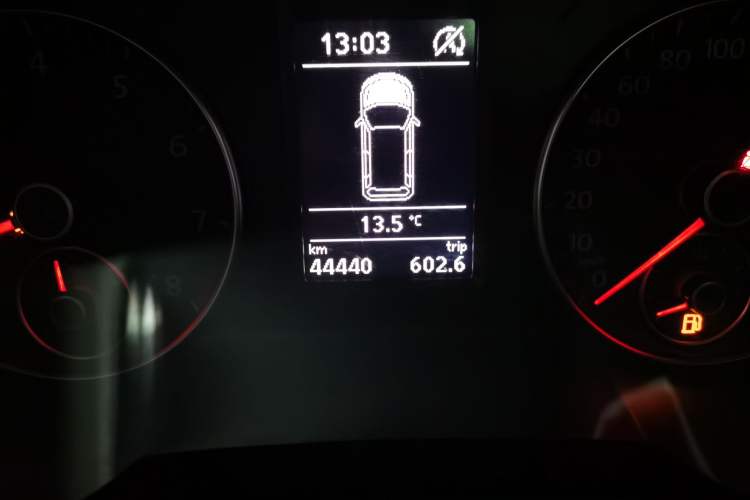 Used Volkswagen Sharan 2016 380TSI Comfort Edition 7-Seater Odometer Close Up