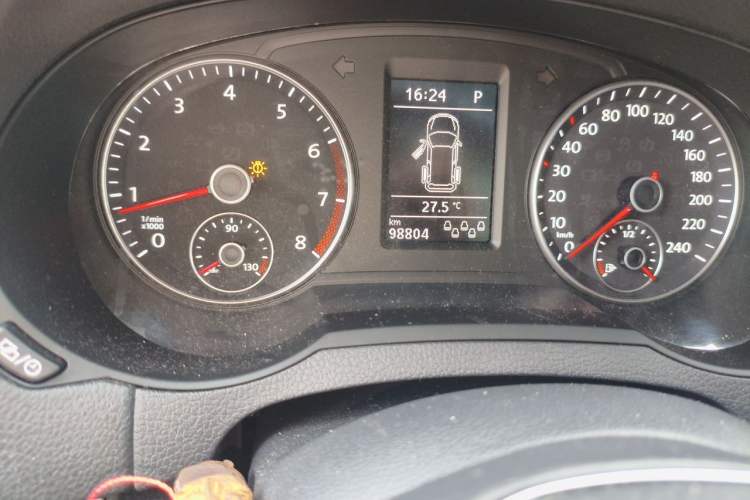 Used Volkswagen Sharan 2016 380TSI Comfort Edition 7-Seater Odometer Close Up