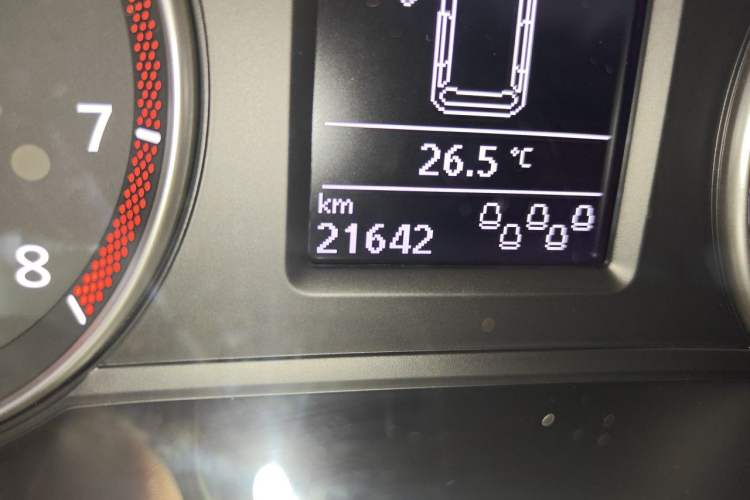 Used Volkswagen Sharan 2016 380TSI Comfort Edition 7-Seater Odometer Close Up