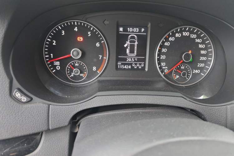 Used Volkswagen Sharan 2016 380TSI Luxury 7-Seater Odometer Close Up
