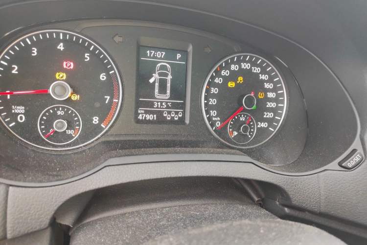 Used Volkswagen Sharan 2016 380TSI Comfort Edition 7-Seater Odometer Close Up