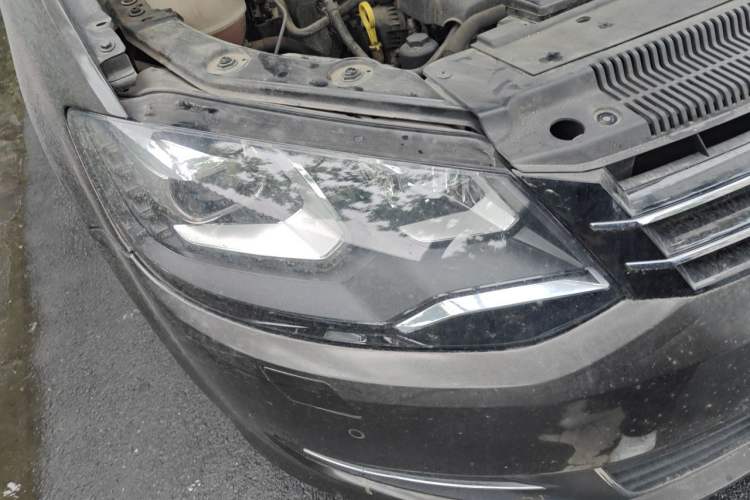 Used Volkswagen Sharan 2016 380TSI Luxury 7-Seater Right Front Headlight
