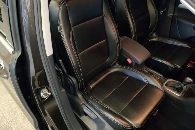 Used Volkswagen Sharan 2016 380TSI Comfort Edition 7-Seater Right Front Seat