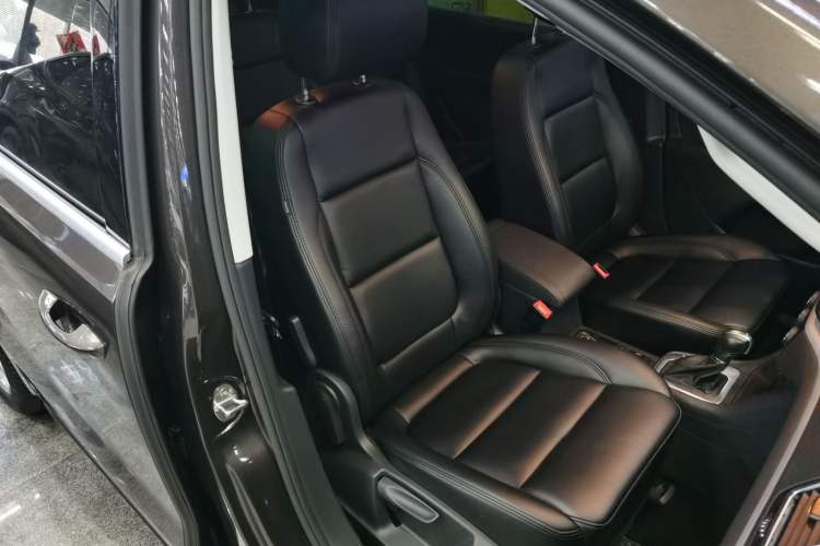 Used Volkswagen Sharan 2016 380TSI Comfort Edition 7-Seater Right Front Seat