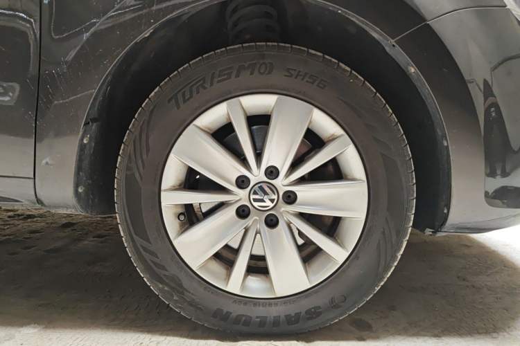 Used Volkswagen Sharan 2016 280TSI Enjoyment Model 7-Seater Right Front Wheel Hub