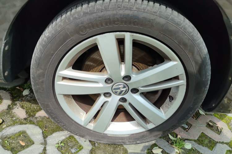 Used Volkswagen Sharan 2016 380TSI Comfort Edition 7-Seater Right Front Wheel Hub