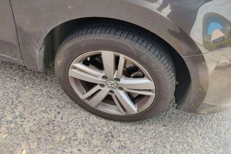 Used Volkswagen Sharan 2016 380TSI Comfort Edition 7-Seater Right Front Wheel Hub