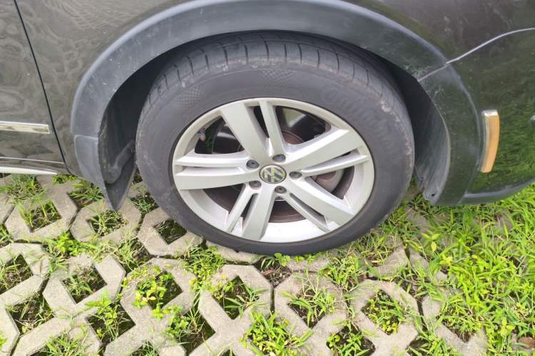 Used Volkswagen Sharan 2016 380TSI Comfort Edition 7-Seater Right Front Wheel Hub