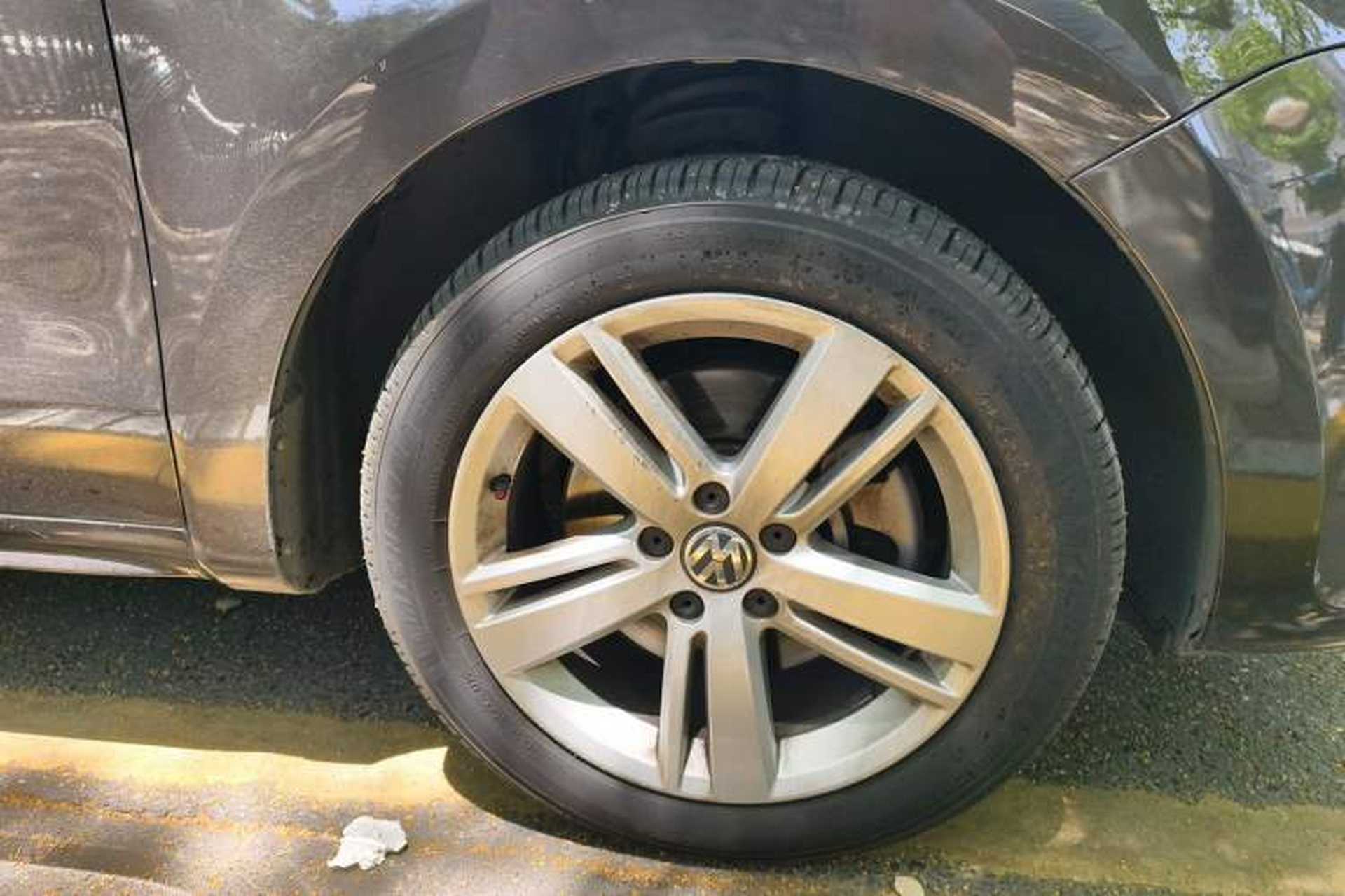 Used Volkswagen Sharan 2016 380TSI Comfort Edition 7-Seater Right Front Wheel Hub