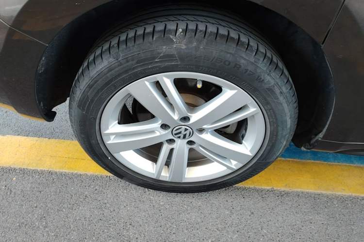 Used Volkswagen Sharan 2016 380TSI Comfort Edition 7-Seater Right Rear Wheel Hub