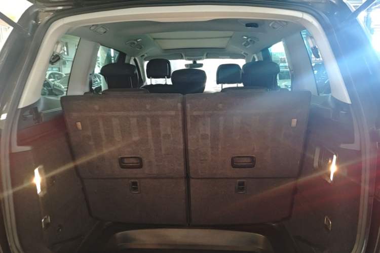 Used Volkswagen Sharan 2016 380TSI Comfort Edition 7-Seater Trunk