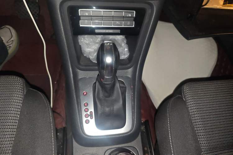 Used Volkswagen Sharan 2016 380TSI Comfort Edition 7-Seater Gear Lever