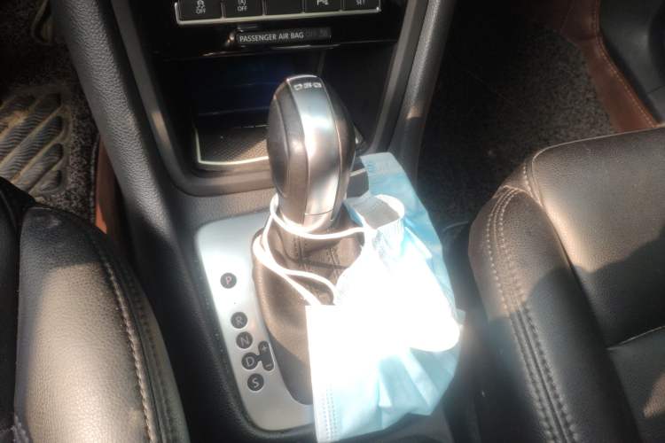 Used Volkswagen Sharan 2016 380TSI Comfort Edition 7-Seater Gear Lever