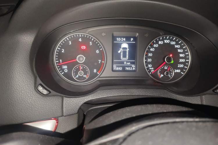 Used Volkswagen Sharan 2016 380TSI Comfort Edition 7-Seater Odometer Close Up