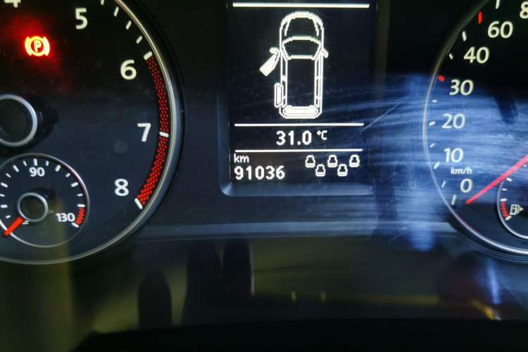 Used Volkswagen Sharan 2016 380TSI Comfort Edition 7-Seater Odometer Close Up