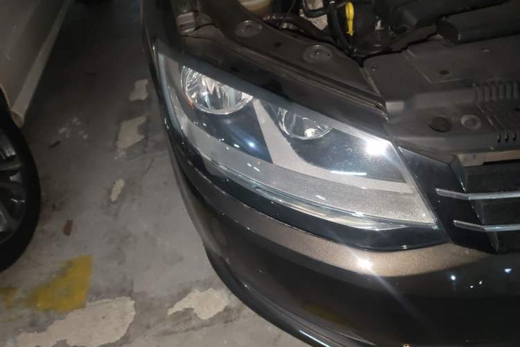 Used Volkswagen Sharan 2016 380TSI Comfort Edition 7-Seater Right Front Headlight