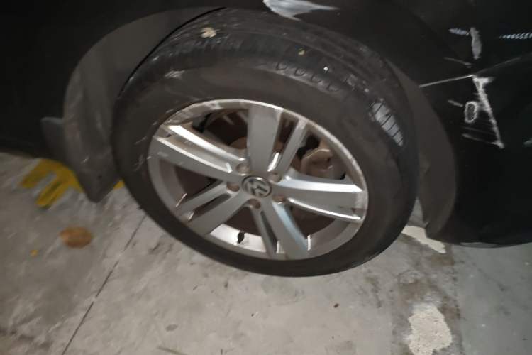 Used Volkswagen Sharan 2016 380TSI Comfort Edition 7-Seater Right Front Wheel Hub