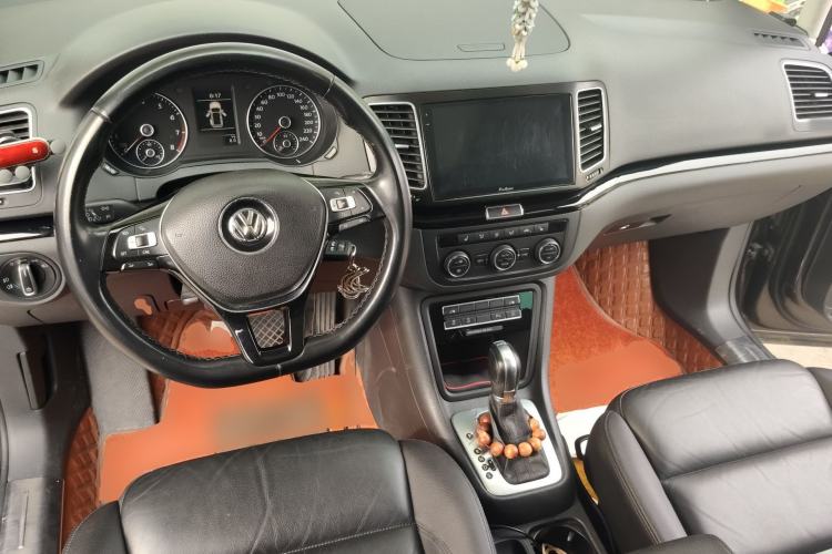 Used Volkswagen Sharan 2016 380TSI Luxury 7-Seater Center Console