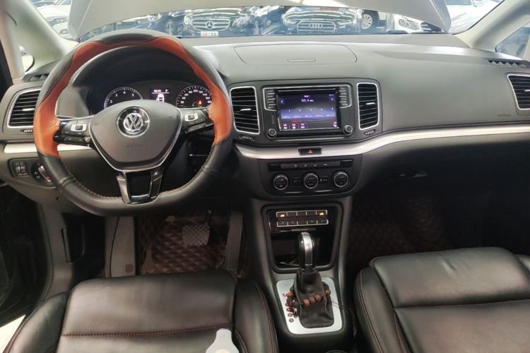 Used Volkswagen Sharan 2016 380TSI Comfort Edition 7-Seater Center Console