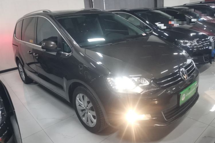 Used Volkswagen Sharan 2016 380TSI Luxury 7-Seater Front Right 45 Deg