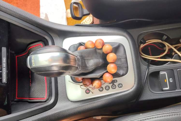 Used Volkswagen Sharan 2016 380TSI Luxury 7-Seater Gear Lever