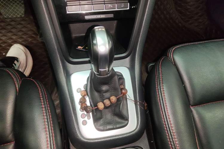 Used Volkswagen Sharan 2016 380TSI Comfort Edition 7-Seater Gear Lever