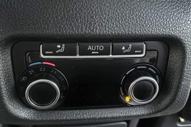 Used Volkswagen Sharan 2016 380TSI Comfort Edition 7-Seater Interior 4
