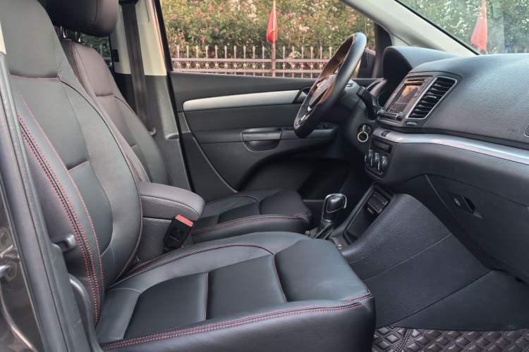 Used Volkswagen Sharan 2016 380TSI Comfort Edition 7-Seater Interior 5