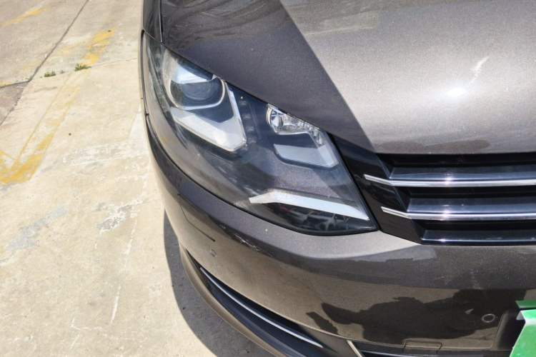 Used Volkswagen Sharan 2016 380TSI Luxury 7-Seater Right Front Headlight