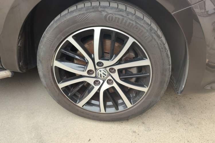 Used Volkswagen Sharan 2016 380TSI Luxury 7-Seater Right Front Wheel Hub