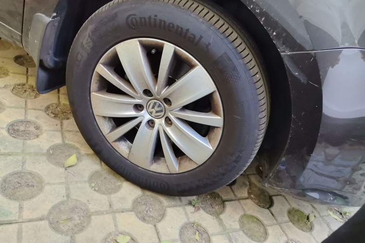Used Volkswagen Sharan 2016 280TSI Enjoyment Model 7-Seater Right Front Wheel Hub