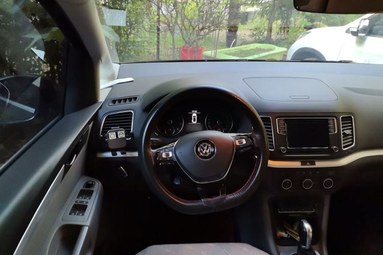 Used Volkswagen Sharan 2016 280TSI Enjoyment Model 7-Seater Steering Wheel