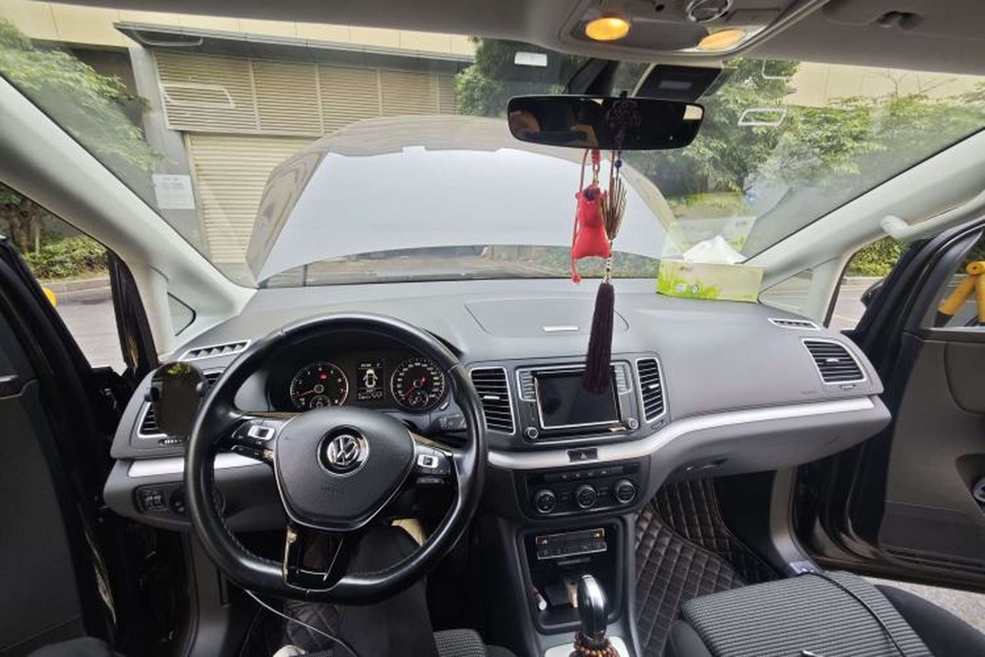 Used Volkswagen Sharan 2016 380TSI Comfort Edition 7-Seater Center Console