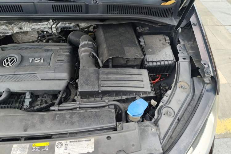Used Volkswagen Sharan 2016 380TSI Warm-Hearted Red Limited Edition Engine Bay Left