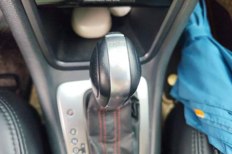 Used Volkswagen Sharan 2016 380TSI Warm-Hearted Red Limited Edition Gear Lever