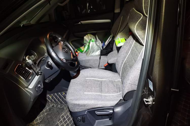 Used Volkswagen Sharan 2016 380TSI Comfort Edition 7-Seater Left Front Seat
