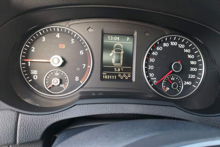 Used Volkswagen Sharan 2016 380TSI Comfort Edition 7-Seater Odometer Close Up