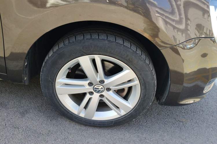 Used Volkswagen Sharan 2016 380TSI Comfort Edition 7-Seater Right Front Wheel Hub