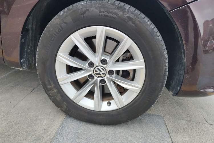 Used Volkswagen Sharan 2016 380TSI Warm-Hearted Red Limited Edition Right Front Wheel Hub